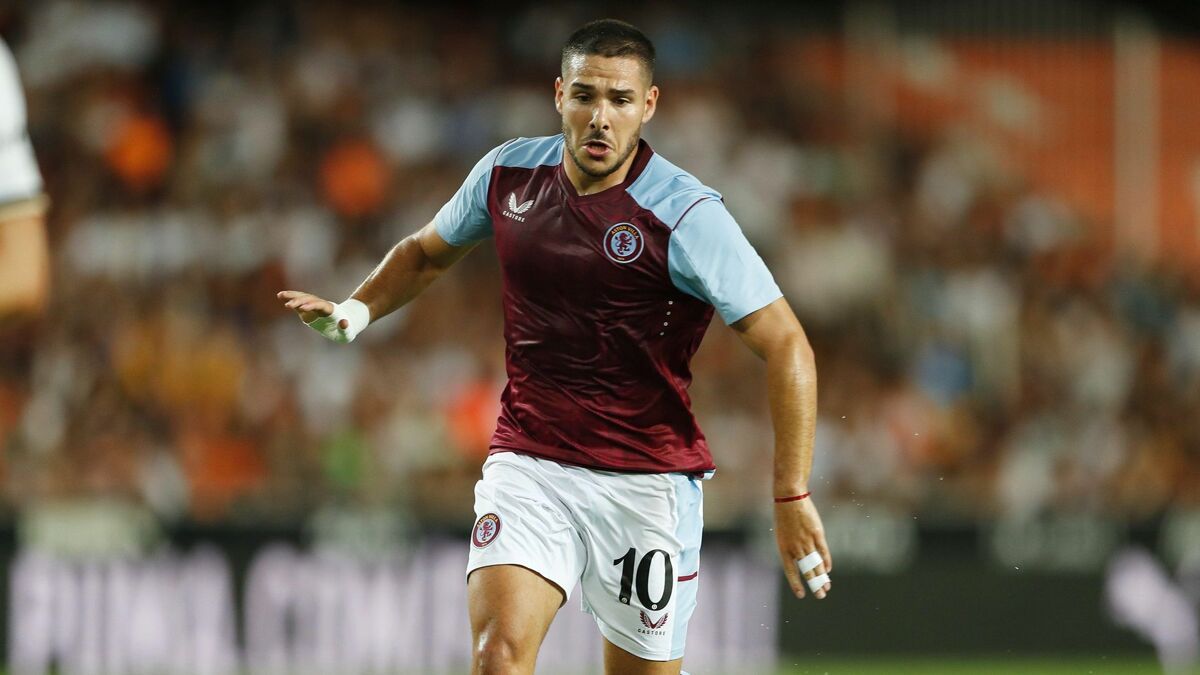 Emi Buendia played his first game of the season for Aston Villa and helped his team win against Everton with a score of 3-2.