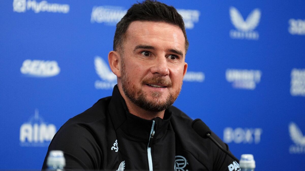 Barry Ferguson's team Rangers will end their season by playing against Hibernian.