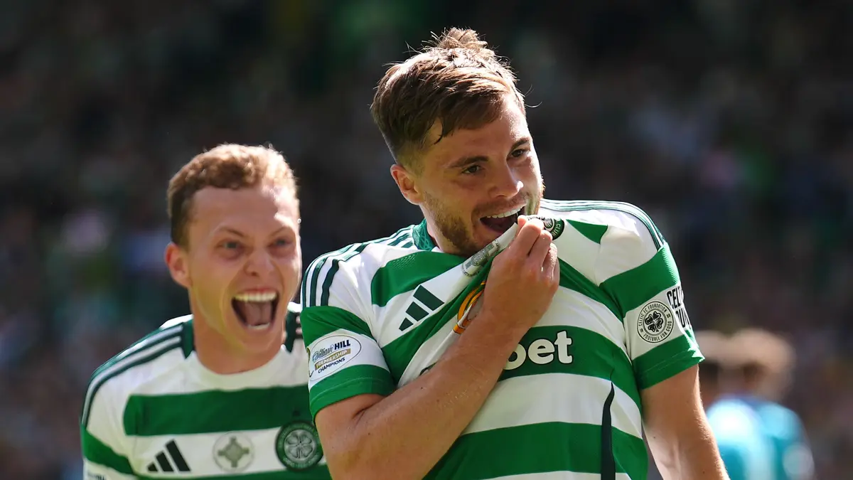 James Forrest scores decisive goal in injury time to continue Celtic's unbeaten streak and earn a draw