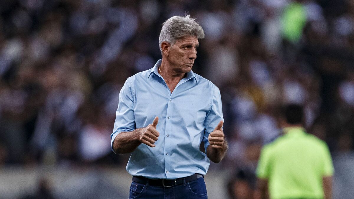 Renato Gaucho's Fluminense did well in their first game and are now taking on a less challenging opponent, Ulsan.